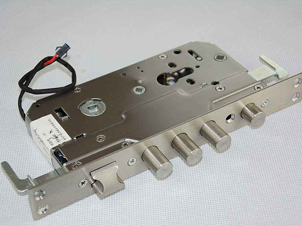 宏伟24小时上门开锁公司